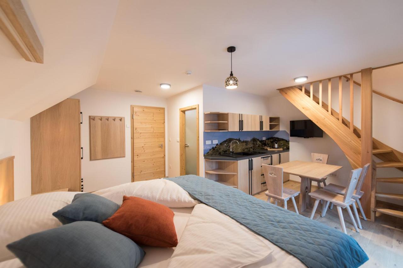 Guesthouse Lajnar Zgornja Sorica Exteriér fotografie
